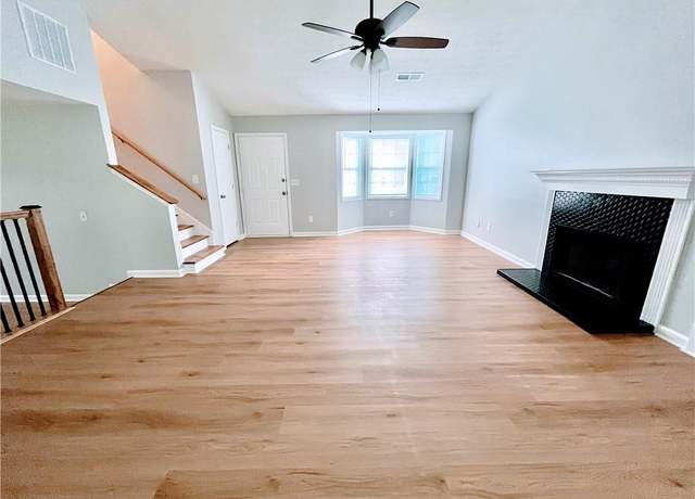 Property at 440 Sheppard Xing Ct, Stone Mountain, GA 30083, 3 beds, 2 baths