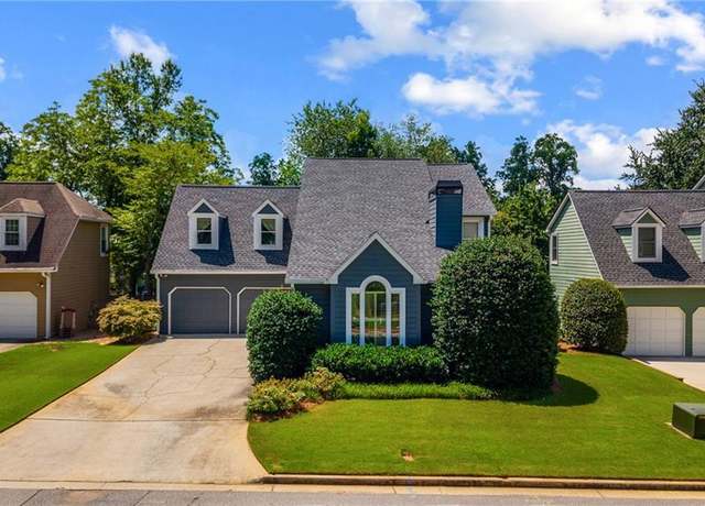 Property at 1129 Club Trce NE, Brookhaven, GA 30319, 2 beds, 2.5 baths