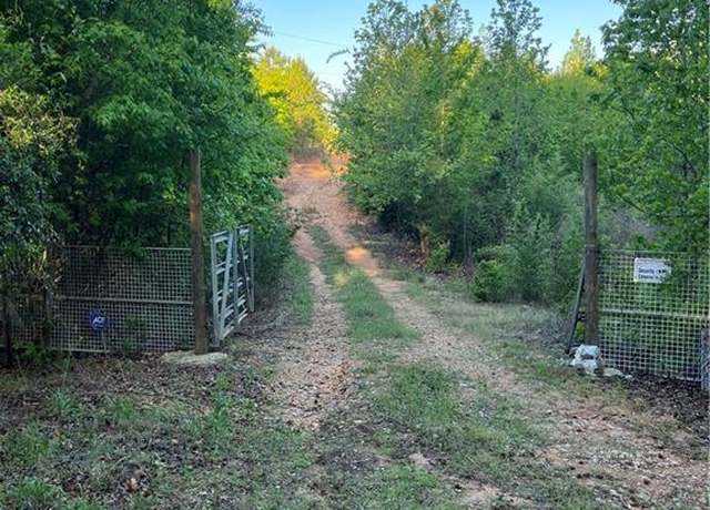 Property at 271 Pebble Hill Rd SE, Milledgeville, GA 31061