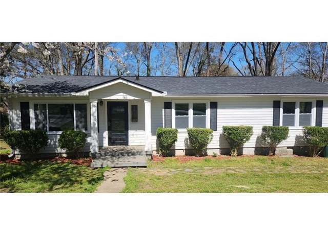 Property at 182 Troy St, Commerce, GA 30529, 3 beds, 2 baths