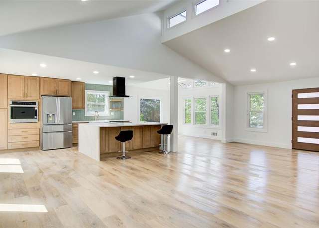 Property at 4544 Savage Dr NE, Marietta, GA 30066, 4 beds, 3 baths
