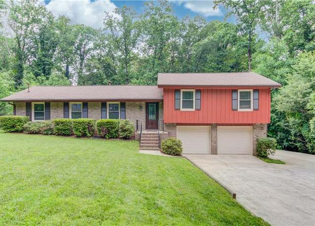 Property at 1148 Woodland Cir, Lawrenceville, GA 30043, 3 beds, 2 baths