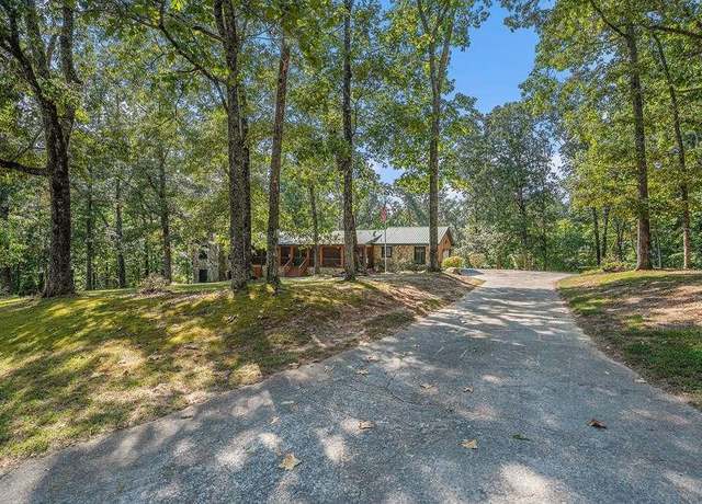 Property at 370 Davis Rd, Blue Ridge, GA 30513, 4 beds, 3.5 baths