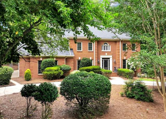 Property at 1320 Northcliff Trce, Roswell, GA 30076, 5 beds, 3.5 baths