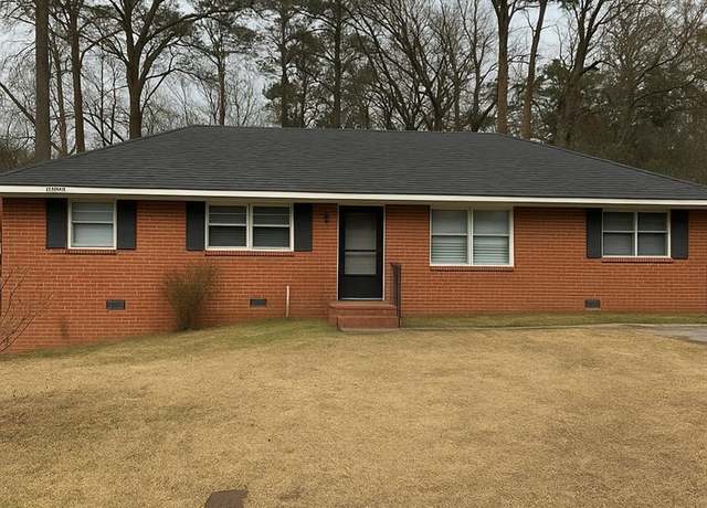 Property at 2410 Tredway Dr, Macon, GA 31211, 4 beds, 1.5 baths
