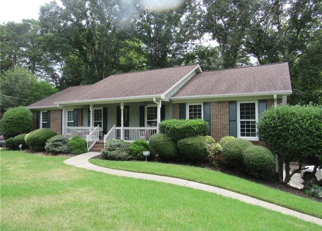 Property at 621 Windgrove Rd SE, Marietta, GA 30067, 4 beds, 3.5 baths