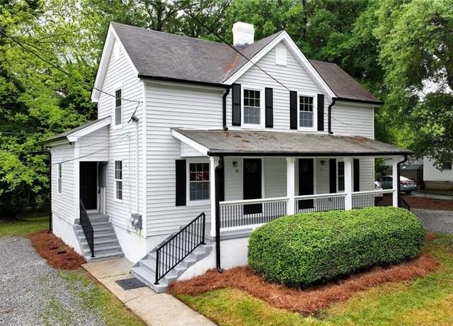 Property at 35 Myrtle St SE, Gainesville, GA 30501, 2 beds, 2 baths