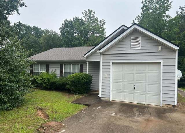 Property at 2850 Cedar Trace Dr, Ellenwood, GA 30294, 3 beds, 2 baths