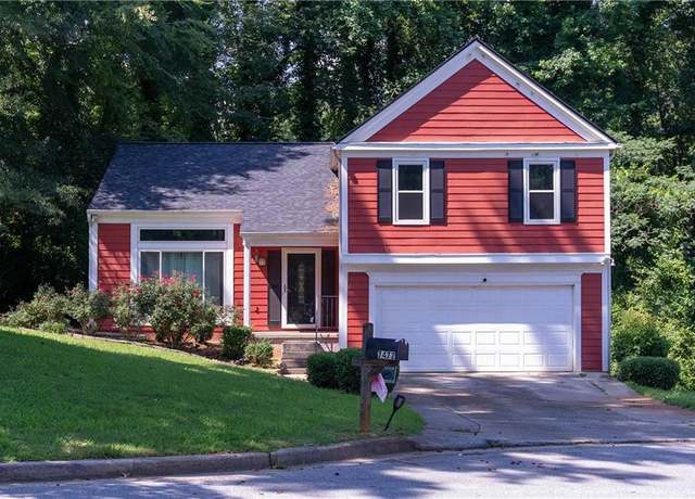 Property at 7472 Woods Ct, Lithonia, GA 30058, 3 beds, 2.5 baths