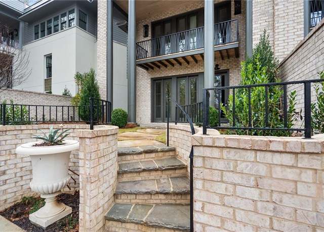 Property at 92 Sheridan Dr, Atlanta, GA 30305, 4 beds, 3.5 baths
