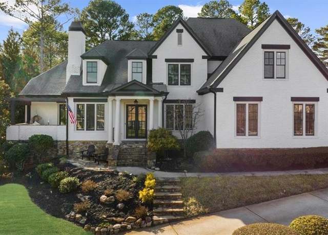 Property at 135 Newcastle Ct, Roswell, GA 30076, 5 beds, 5.5 baths