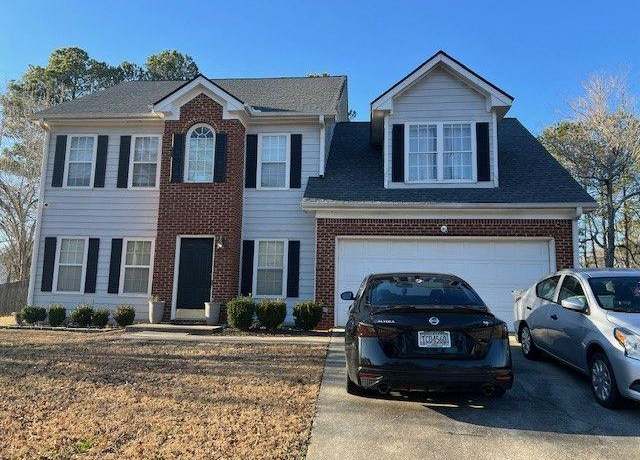Property at 232 Rockingham Dr, Loganville, GA 30052, 4 beds, 2.5 baths