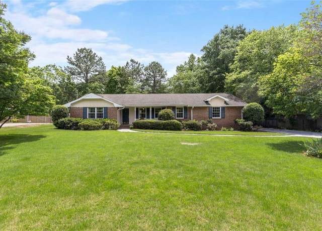 Property at 2785 Fontainebleau Dr, Dunwoody, GA 30360, 3 beds, 2 baths