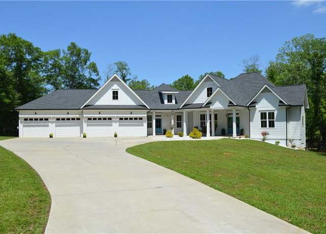 Property at 8 Ripplewood Trl, Euharlee, GA 30145, 5 beds, 5.5 baths