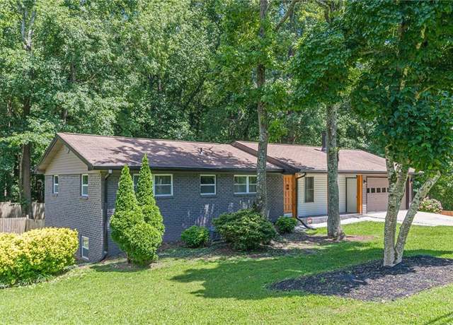 Property at 4325 Dawning Ln, Douglasville, GA 30135, 4 beds, 3 baths