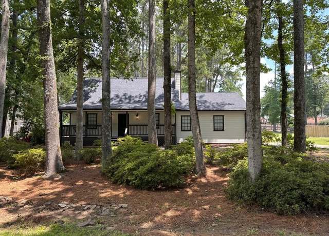 Property at 760 Stone Harbor Pkwy SW, Marietta, GA 30060, 3 beds, 2.5 baths