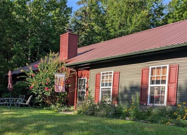 Property at 35 Kitchen Way W, Dahlonega, GA 30533, 3 beds, 2 baths
