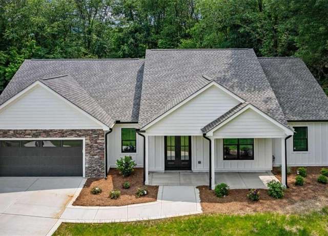 Property at 2470 New Hope Rd, Morganton, GA 30560, 3 beds, 2 baths