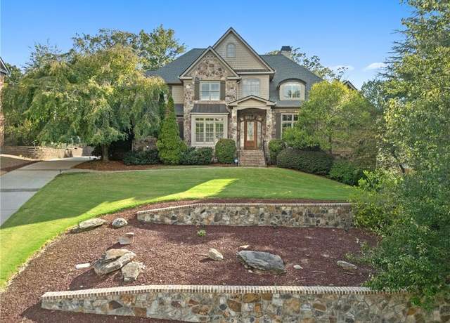 Property at 7790 Stables Dr, Sandy Springs, GA 30350, 7 beds, 6 baths