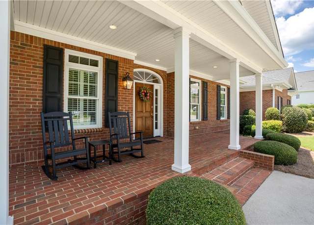 Property at 4546 Montclair Cir, Gainesville, GA 30506, 5 beds, 5 baths
