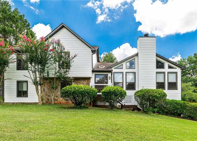 Property at 1330 Taramore Dr, Suwanee, GA 30024, 4 beds, 3 baths