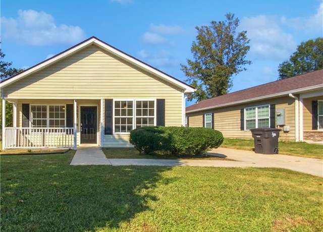 Property at 5667 Chrys St, Powder Springs, GA 30127, 3 beds, 1.5 baths