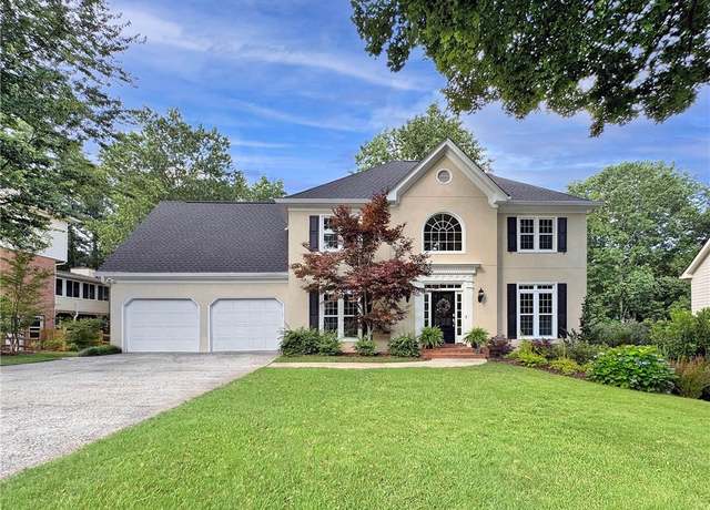 Property at 320 Welwyn Walk, Alpharetta, GA 30022, 5 beds, 3.5 baths