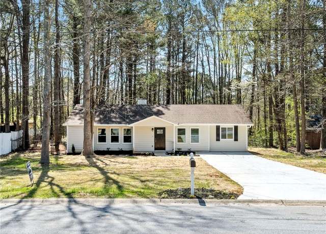 Property at 3435 Stallion Ct, Powder Springs, GA 30127, 4 beds, 2 baths