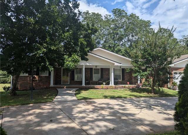 Property at 254 County Line Rd, Fayetteville, GA 30215, 3 beds, 2 baths