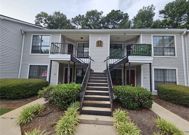 Property at 590 Windchase Ln, Stone Mountain, GA 30083, 2 beds, 2 baths