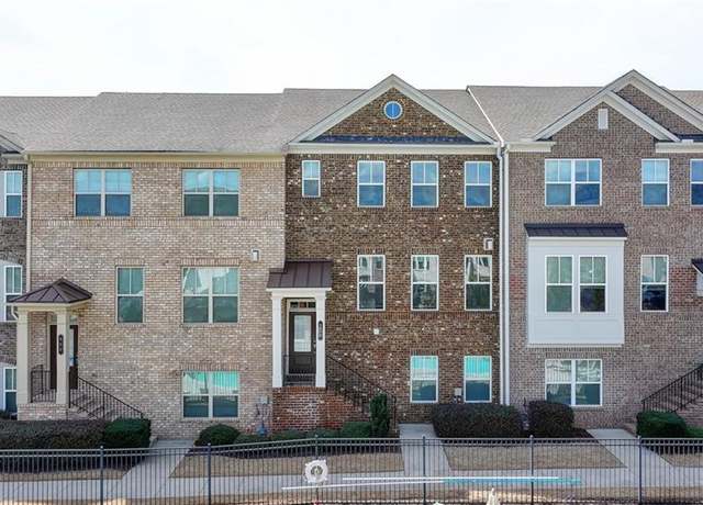 Property at 656 Sunset Park Dr, Suwanee, GA 30024, 3 beds, 3.5 baths