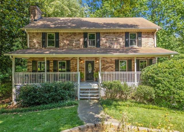 Property at 786 Mitsy Pt, Marietta, GA 30068, 4 beds, 2.5 baths