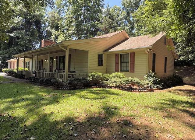 Property at 5040 Nichols Dr, Flowery Branch, GA 30542, 3 beds, 2 baths