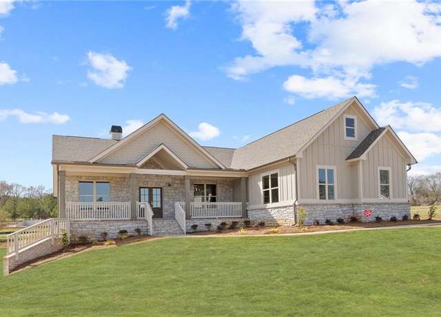 Property at 44 Palomino Cir, Hoschton, GA 30548, 5 beds, 3.5 baths
