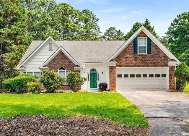 Property at 1978 Elmwood Cir, Snellville, GA 30078, 3 beds, 2 baths