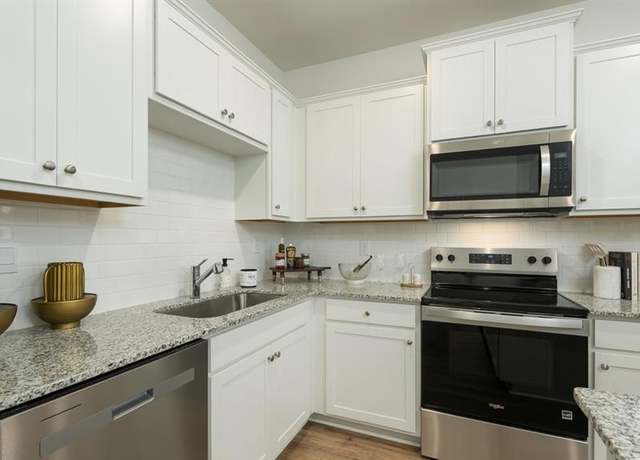Property at 1394 Sweethshrub Pl #29, Atlanta, GA 30318, 3 beds, 2.5 baths