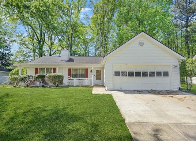 Property at 2139 Briar Glen Ln SW, Atlanta, GA 30331, 3 beds, 2 baths