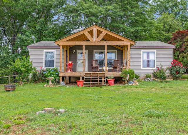 Property at 2860 Jack Bryant Cir, Gainesville, GA 30507, 3 beds, 2 baths