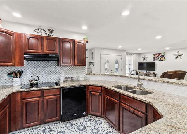 Property at 900 Stone Lea Trce, Oxford, GA 30054, 4 beds, 2 baths