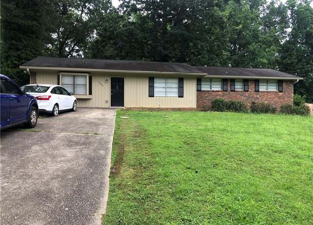 Property at 4485 Merlin Cir NE, Douglasville, GA 30134, 3 beds, 2 baths
