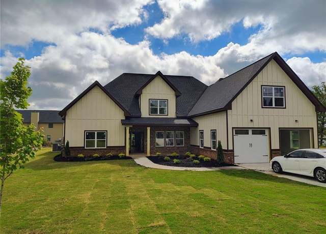 Property at 2996 Langley Rd SW, Loganville, GA 30052, 4 beds, 3.5 baths