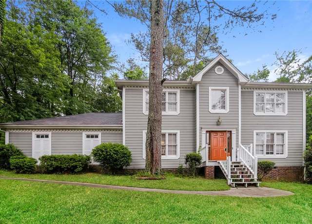 Property at 2848 Creekwood Dr, Snellville, GA 30078, 3 beds, 2.5 baths