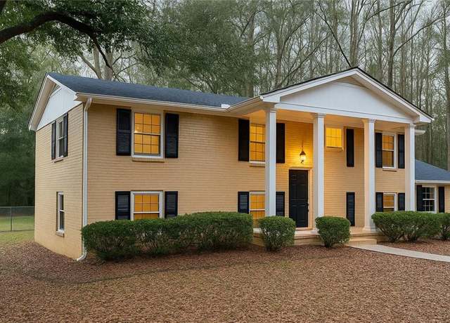 Property at 1607 Hillview, Jonesboro, GA 30236, 6 beds, 2.5 baths