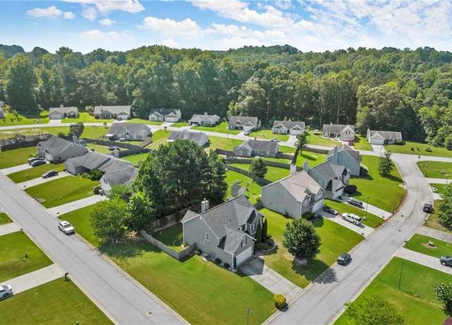 Property at 1900 Sandalwood Ct, Winder, GA 30680, 5 beds, 3 baths