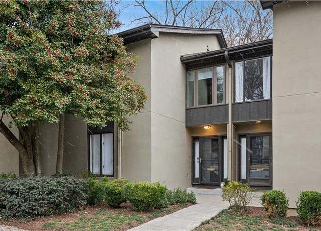 Property at 16 Ivy Rdg NE, Atlanta, GA 30342, 3 beds, 3.5 baths