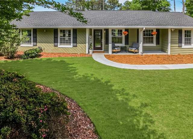 Property at 620 Clearbrook Ct, Marietta, GA 30068, 3 beds, 2 baths