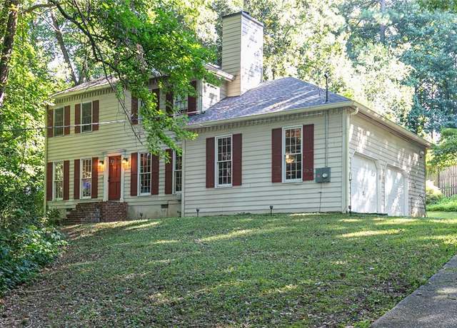 Property at 502 Spring Creek Way NE, Marietta, GA 30068, 3 beds, 2.5 baths