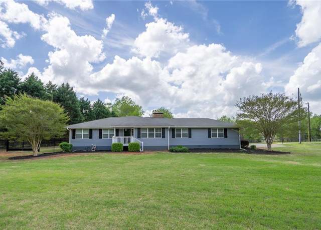 Property at 220 Pitts Chapel Rd, Newborn, GA 30056, 6 beds, 3 baths