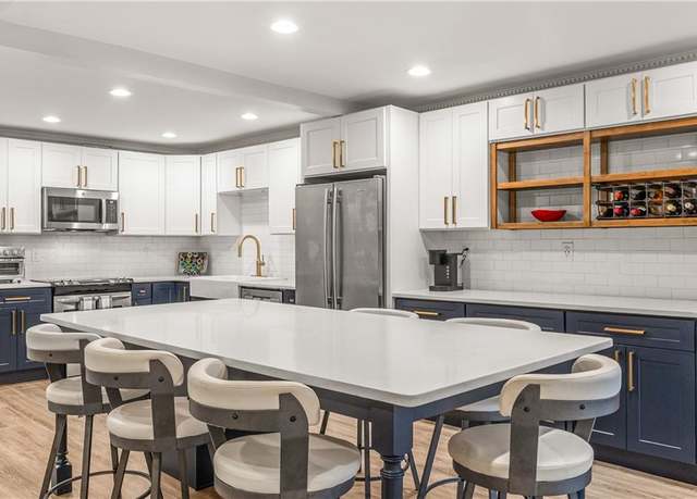Property at 1105 Clairemont Ave Unit O, Decatur, GA 30030, 3 beds, 3 baths