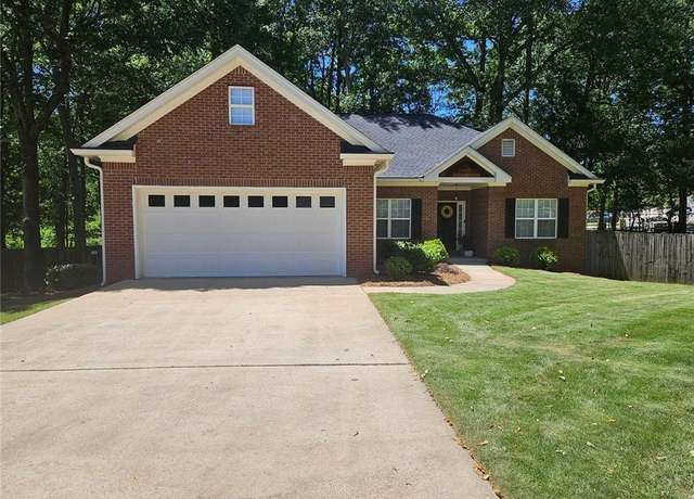 Property at 6788 Oakhurst Court Ct, Douglasville, GA 30134, 3 beds, 2 baths